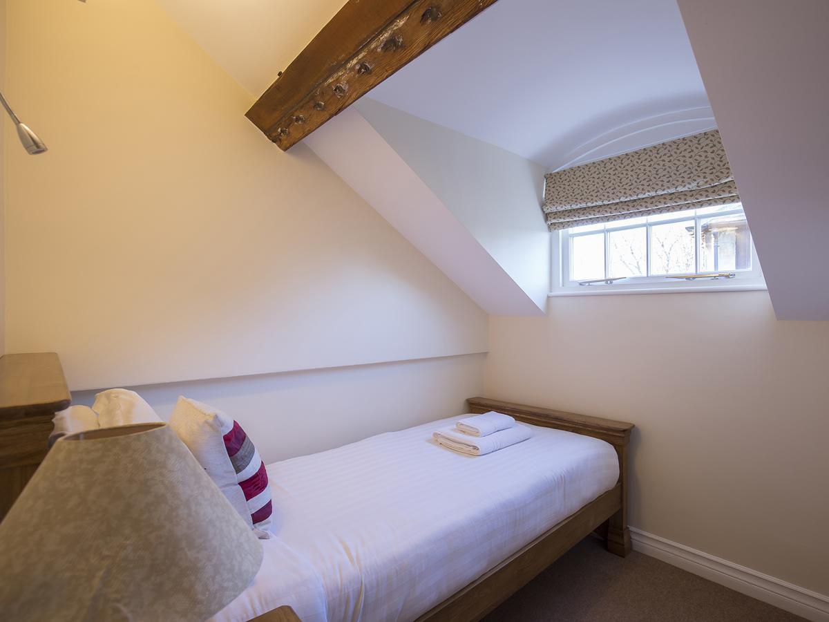 Charles I Apartment Winchcombe Exterior photo
